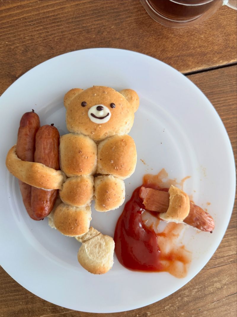 食べかけの筋肉クマパン