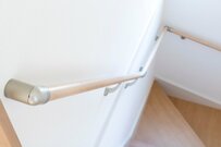 「介護リフォームは意外と簡単！」手すり工事にかかる費用・日数はどれくらい？