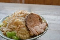 池袋の人気ラーメン店ランキングTOP5！1位は「1ポンド・ドカ盛りちゃあしゅう麺」を提供する無敵家！【2024年1月16日時点・Googleマップ調べ】