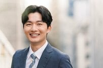 「年収500万円」を超える給与所得者、男性は半数以上！？どんな業種なら目標とする年収を目指せそうか業種別の平均年収も見ていく