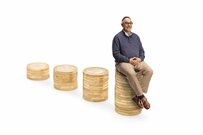 65歳以上「貯蓄」と「就業状況」の平均をグラフで見る。就業率や高齢者が働く産業、雇用形態とは