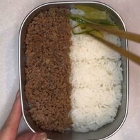 母が「高校生の娘」のために作る【ビビンバ弁当】彩り豊かで美しい！ヘラで作った綺麗な配置にうっとり