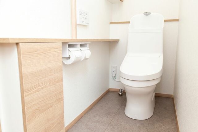 「ラーメン店のトイレ」でトイレットペーパーがなくなる…　秘密兵器の登場に「ほんまにおもろい」
