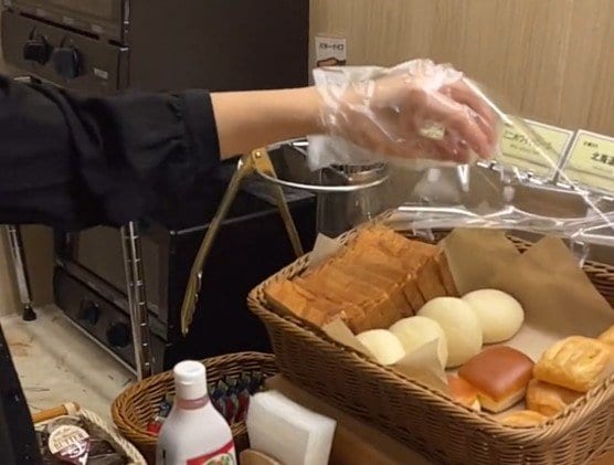 朝食ビュッフェではパンもごはんも両方とりがち？「全部少しずつ食べたい」「ホテルマジックです」と納得の声