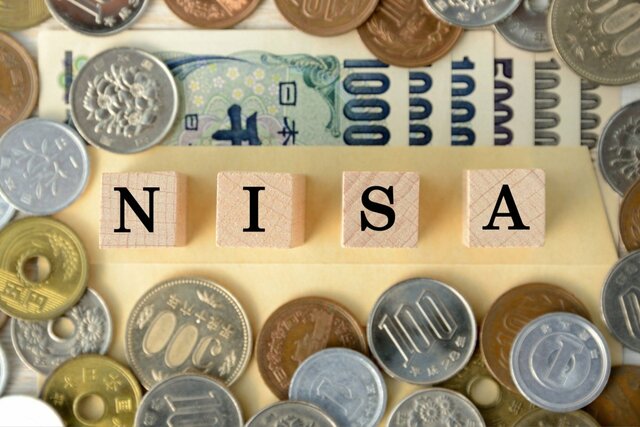 【新NISA】50歳→65歳の15年積立で2000万円を目指す人へ《つみたて投資枠》利回り別・毎月の積立額別シミュレーション