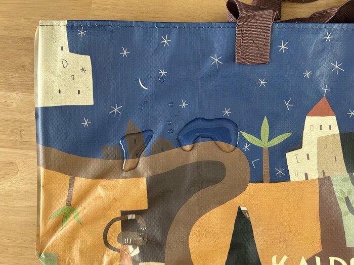 軽くて丈夫!水濡れにも強く雨の日でも買い物安心