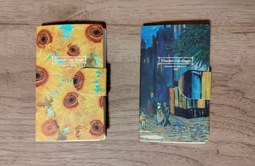 筆者撮影（セリア、ブック型メモ ゴッホ 60枚）