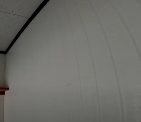 【空き家平屋DIY】くすんだ脱衣所の壁を清潔感あふれる真っ白な壁に大変身!「とてもきれい」と話題