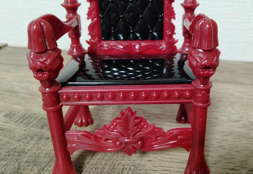 筆者撮影（セリア、玉座）