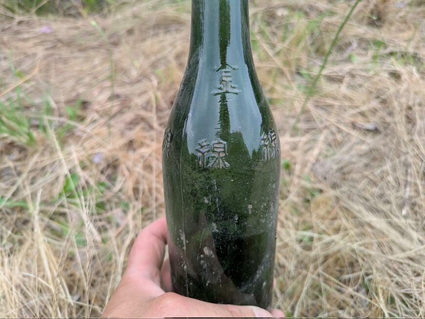 掘った穴から出てきたもの