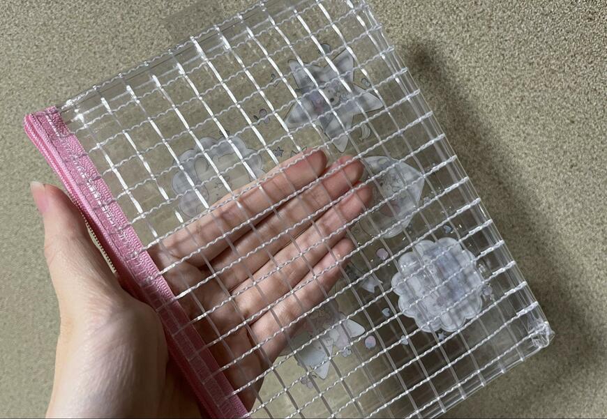 ダイソー、PVCメッシュケース　B6　サンリオキャラクターズ　ギンガム　画像