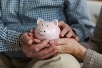 【年金振込通知書】6月送付予定のハガキをみて驚くかも…確認したい「厚生年金・国民年金」の読み解き方