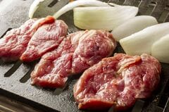 北海道民が食べる「真のジンギスカン」はロール肉　「今ではもう高級品」「コレが一番うまい」