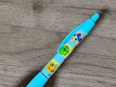 ダイソーで「たまごっちデザインのシャーペン」をゲット！懐かしい