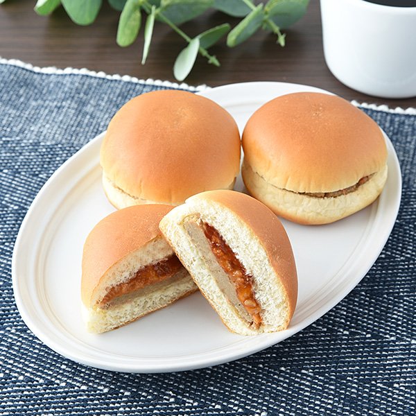 ファミリーマートの新商品：トマトミートバーガー3個入