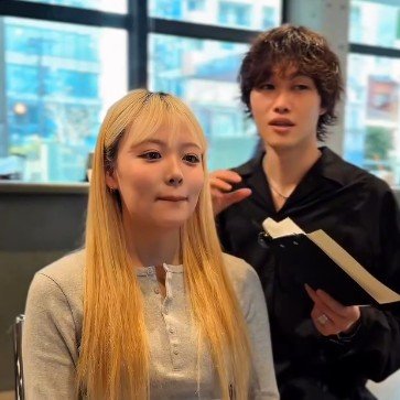 ボブにする勇気が出ず似合う髪型に悩む女性のスタイルチェンジ。レイヤーを入れて軽やかな動きを出したボブヘアにバッサリとカット「かわいい！」「似合う！」の声