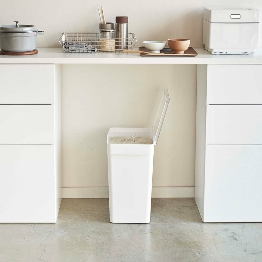 出所：山崎実業公式　密閉米びつ タワー 20kg 計量カップ付