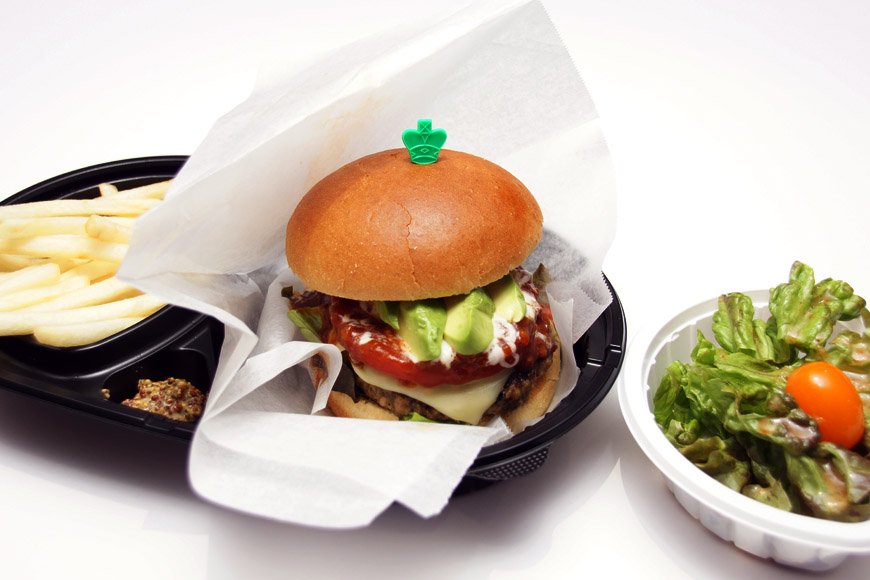 ランチタイム限定の「VERXアボカドチーズバーガー（700円）」