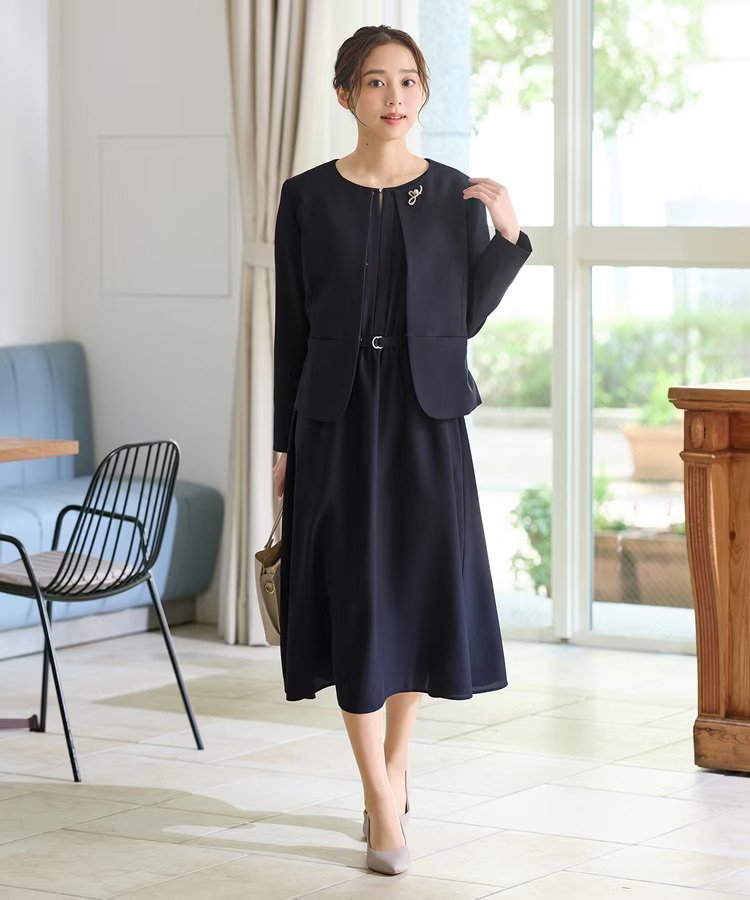 出所：ハニーズ公式　ラインストーン付ワンピ