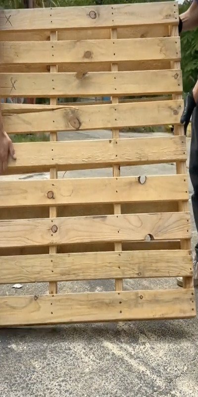 【DIY】廃材のパレットがおしゃれなシェルフに大変身！斬新なアイデアに反響続々