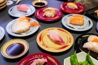 【申請しないともらえない】シニア対象の「年金・雇用保険関連」で申請必須な給付金5つ「レジャー・グルメ」の割引も紹介