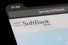 【ソフトバンクグループ（9984）の株価】5月14日の終値「5,770円」前日比▲242円、純利益5兆円の歴史的決算も「材料出尽くし」で大幅反落