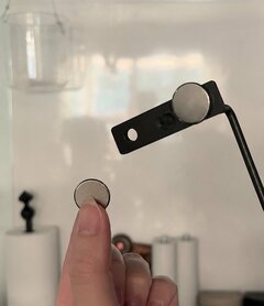 【100均DIY】穴あけなしでOK！セリアのアイアンバーを使って、おしゃれな「吊るし収納」を簡単DIY