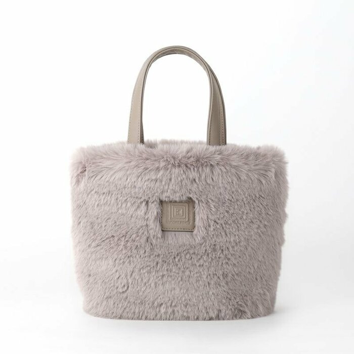 シックで洗練された印象の「グレー」