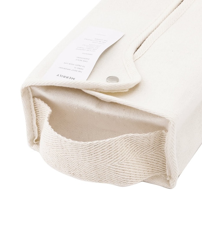 スナップボタンで開閉できるので入れ替えが楽！