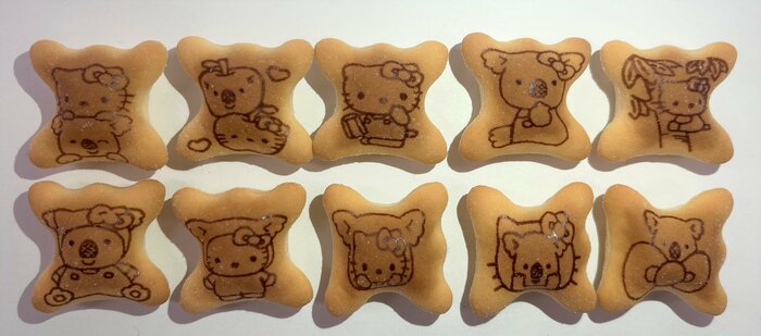 ハローキティとの初コラボ商品「コアラのマーチ＜ハローキティのアップルパイ＞」が3月19日（火）に登場