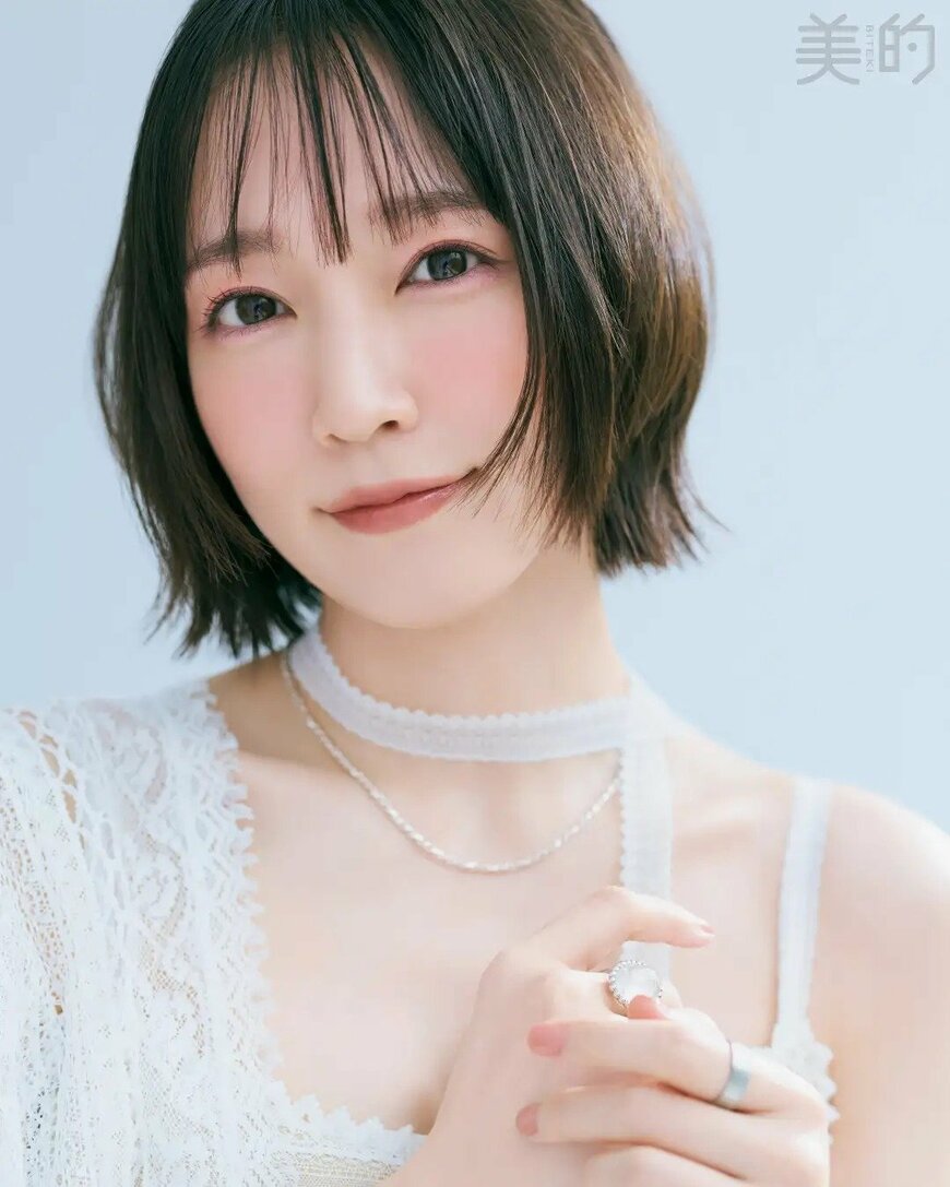 出所：株式会社小学館「吉岡里帆 『美的』表紙で魅せるサマーヌーディなふたつの顔 理想の俳優像、美容ルール語るインタビューも」