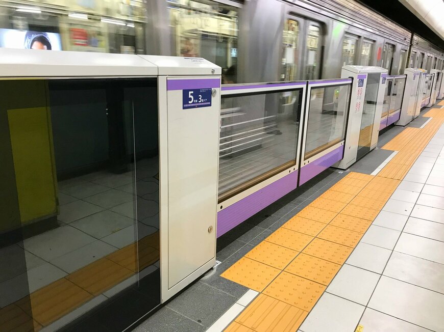 【2023年最新版】東京メトロ半蔵門線の最混雑区間＆混雑率は？駅別乗降客数の前年比もチェック