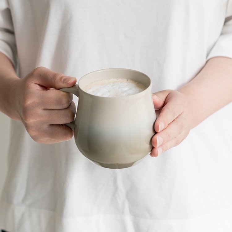 保温保冷できる陶器のような真空断熱マグ400ml