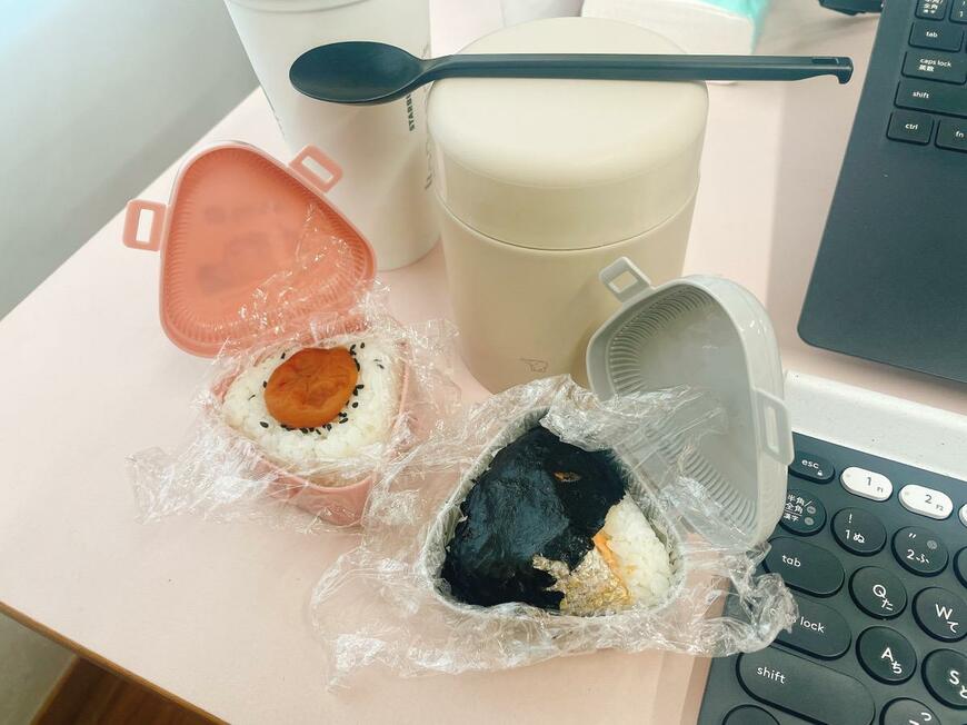ダイソーの「ふっくらおにぎりケース」
