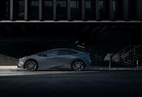 【プリウスの自動車税】燃費で人気！トヨタ「プリウス」の自動車税はいくら？主要グレードとパワートレイン別の税額や減税について詳しく解説