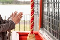 神社で「パートナーが欲しい」と願った翌日の奇跡　運命的な出会いから「7年後の様子」が話題