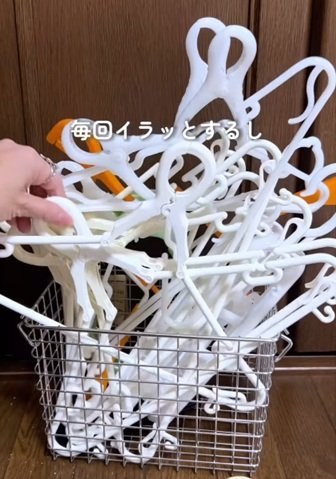 ごちゃごちゃするハンガー
