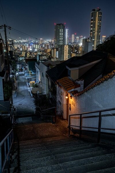 住宅街に溶け込む美しい夜景