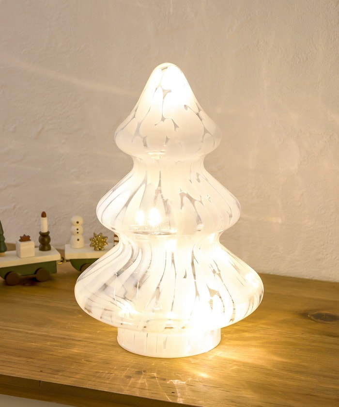 あたたかい光でお部屋を照らしてくれるツリー型のライト