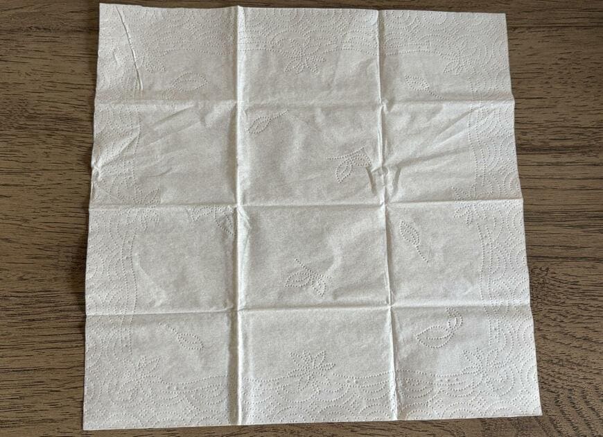 筆者撮影（セリア、コンパクトペーパーハンカチ）