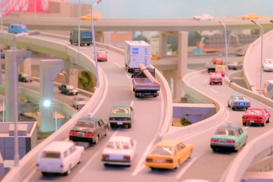 年末年始は高速道路の「休日割引」が適用されない⁉「深夜割引」はどうなの？