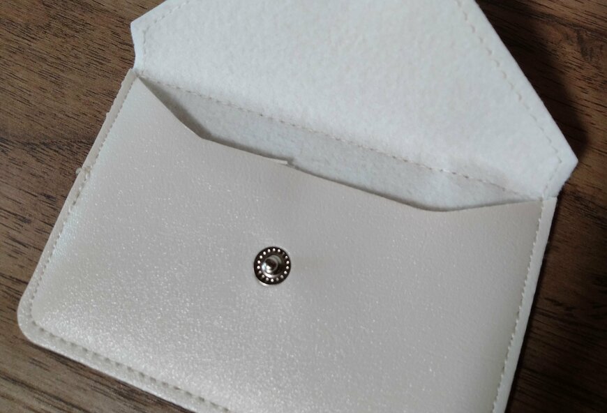 筆者撮影（セリア、パスケース）