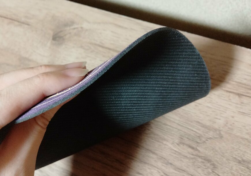 筆者撮影（セリア、ハロウィン マット 魔法陣）