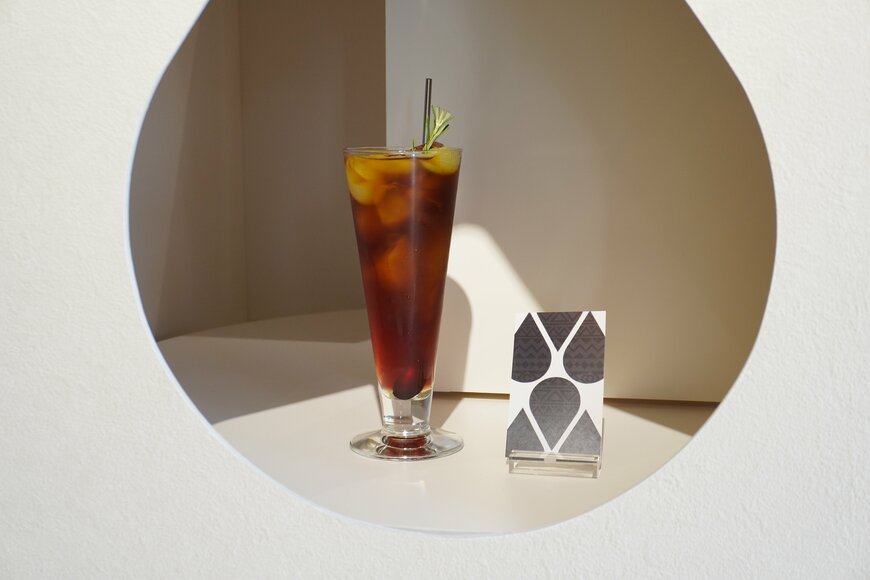 カードとドリンクの写真