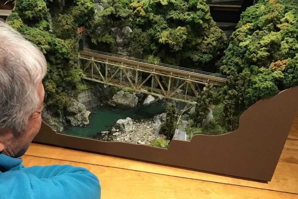 リアルなジオラマを制作した美大生 完成品を見た「祖父の反応」に注目集まる | LIMO | くらしとお金の経済メディア