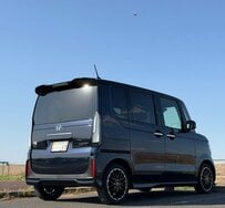 よく晴れた日に「車の写真」を撮影　空に写りこんでいたものに「UFOかも」「うーんわからん」