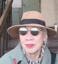 「シニアこそオーバーオールを」72歳おばあちゃんの”センス抜群コーデ”が話題、飽くなき探求心に大反響！