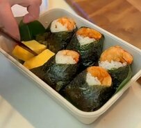 【出張弁当】おにぎりを小さくした妻の気遣いに感動！新幹線でも食べやすい駅弁風弁当