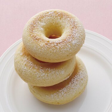 おやつ作りを手軽に楽しめる！「シリコーンドーナッツ型6個取