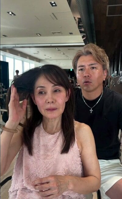 前髪の仕上がりに悩んでいたという、ビフォーの髪型